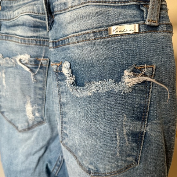 KanCan size 7/27 stretchy cute jeans with frayed ends. - Picture 4 of 5